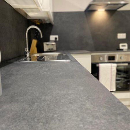 Amazing Central High Street Self Contained Apartments By Syl واتفورد المظهر الخارجي الصورة
